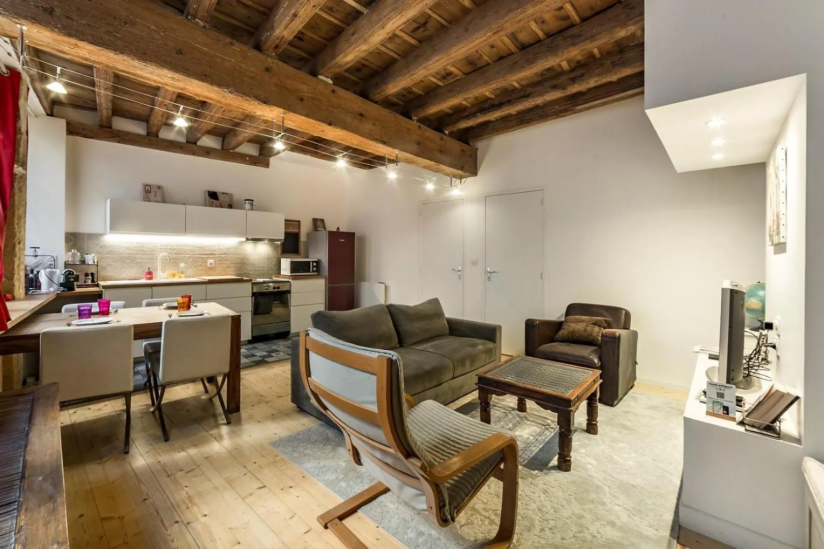 Old Lyon, Historic District Calm And Spacious Ail contacts